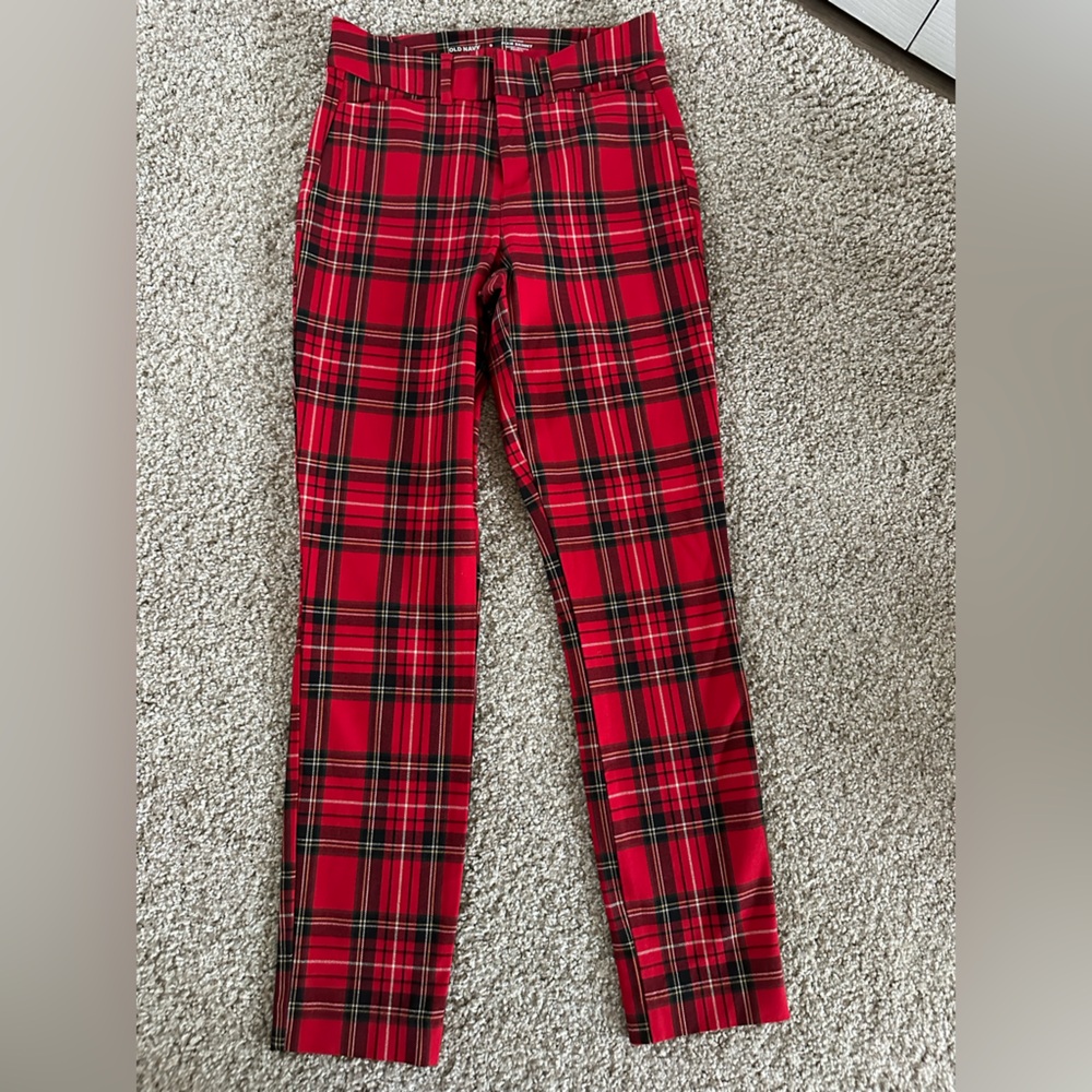 Old Navy Red and Black Plaid Skirt tartan plaid size 0